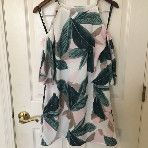 Cold Shoulder Banana Leaf Dress - Picture 2 of 3